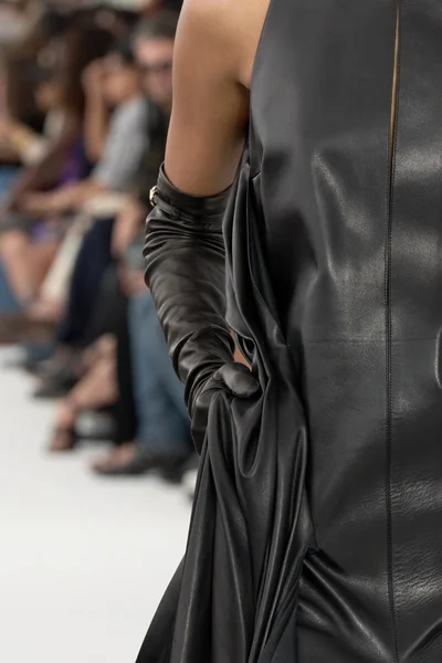 Look 180